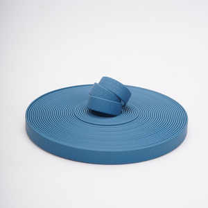 Conjunto de <span class=keywords><strong>collar</strong></span> y correa de perro de PVC con patrón de color sólido personalizado Bandana y correas para mascotas de lujo para perros grandes - Product Image 5