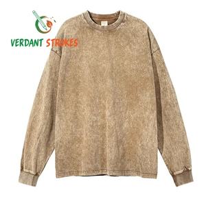 Verdant Strokes. Sudadera con capucha con texto impreso - Eslóganes o mensajes personalizados en varios tipos de fuente - Perfecta para campañas y causas sociales - Product Image 2
