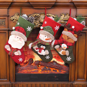 Sac cadeau en forme de chaussette de Noël, design Père Noël, bonhomme de neige, renne, nouvelles décorations de Noël 2022, sacs à bonbons écologiques - Product Image 1