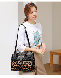 Fashion New Designer Crossbody Bags High Quality PU <b>Leather</b> Shoulder Messenger Bag Casual Totes Luxury Women Handbags and <b>Purses</b> - Product Image 6