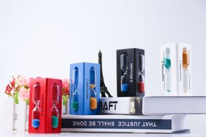 Minuteur à sable promotionnel 3, 5 et 7 minutes, 3 en 1, en résine - Product Image 4