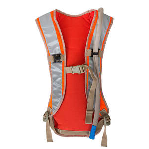 Sac à dos d'hydratation de randonnée et de cyclisme personnalisé en gros, imperméable, de sport de montagne, haute visibilité, réfléchissant, avec poche à eau - Product Image 3