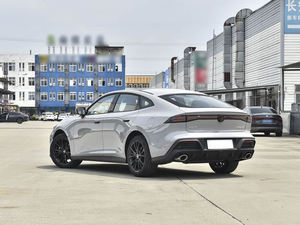 Changan UNI-V 2025 3ème Génération 1.5T 500Bar Premium 1029 Hatchback Faible Coût d'Entretien Parfait pour les Jeunes Conducteurs et les Trajets Quotidiens - Product Image 4