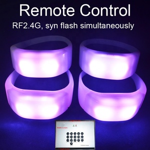 Led LightアップWristbandと<span class=keywords><strong>Remote</strong></span> <span class=keywords><strong>Control</strong></span> - Product Image 3
