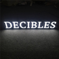 Enseigne LED personnalisée Enseigne de table autoportante Enseigne publicitaire de comptoir avec logo Enseigne en acrylique avec lettres