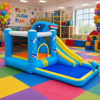 Château gonflable en forme de requin avec filet de protection, toboggan et piscine à balles pour enfants, idéal pour la maison et les centres de jeux intérieurs