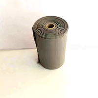 Soporte de silicona al por mayor para bolsas de excrementos de perro con mosquetón, ventana de rollo visible y varios colores para venta minorista de artículos para mascotas