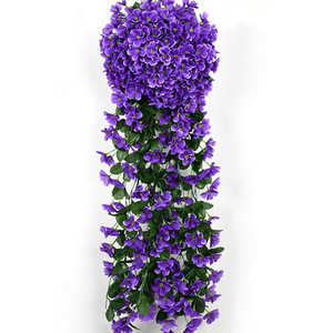 Guirnalda de flores artificiales de violetas para colgar en la pared, plantas florales artificiales para la decoración del hogar, sala de estar, balcón y fiestas. - Product Image 4