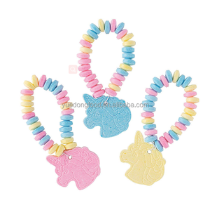 Bonbons en tablettes fruités et sucrés, emballés sur mesure en forme de bracelet - Product Image 5