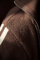 Ensemble décontracté simple et personnalisé : Haut en maille ample à col demi-zip et blocs de couleur, et pantalon de détente en maille taille haute coupe droite