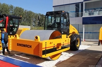 Rouleau compresseur vibrant neuf LICHMACH 8 tonnes pour la construction routière, avec moteur et composants de pompe de marque 42 kW
