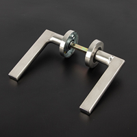 Serrures de porte à levier de sécurité modernes personnalisées pour portes intérieures en bois, effet silencieux, utilisation intérieure pour salle de bain, finition argentée, installation facile