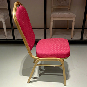 Silla de Bar Moderna con Estructura Metálica Rosa, Diseño Estable, Construcción Duradera y Ecológica para Uso Doméstico y Comercial - Product Image 1