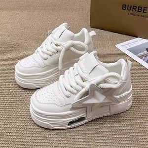 <span class=keywords><strong>Scarpe</strong></span> <span class=keywords><strong>Alte</strong></span> da <span class=keywords><strong>Donna</strong></span> di Tendenza Nuova Collezione Primavera 2025 con Suola Spessa Rialzata Popolari Casual <span class=keywords><strong>Sportive</strong></span> con Lacci e Stella - Product Image 1