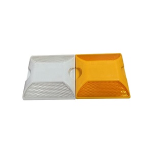 Marqueur de chaussée surélevé en plastique pour autoroute, goutte d'eau routière réfléchissante en plastique, réflecteurs routiers pour chaussée - Product Image 1