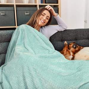 Nuevo conjunto de máscara de ojos 4 en 1 a precio barato, tapón para los oídos, almohada de cuello en forma de <span class=keywords><strong>U</strong></span> de viaje y soporte manta de viaje de franela lavable - Product Image 6