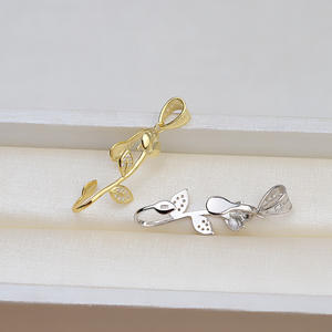 Collar con Colgante de Hoja Barroca de Plata S925 Hecho a Mano, con Perla Irregular y Base Hueca, Accesorio de Moda para Mujer, Nuevo - Product Image 4