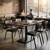 Ensemble de table et chaises de restaurant haut de gamme, sièges rembourrés, structure en métal, plateau en bois, mobilier de café durable