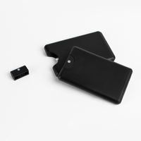 Mini carte de crédit de brouillard de désodorisant de poche de logo personnalisé 20ml vaporisateur de parfum plat carré bouteilles en plastique PP