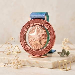 <span class=keywords><strong>Medallas</strong></span> de Premio Deportivas de Fútbol <span class=keywords><strong>Baratas</strong></span> y Personalizadas con Logotipo 3D Dorado para Carrera de 5k, Maratón y Atletismo, Fundición de Metal Personalizada con Cinta - Product Image 5