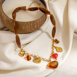 Collar de acero inoxidable con forma de corazón, colgante de resina y dijes para mujer, joyería de moda. - Product Image 2