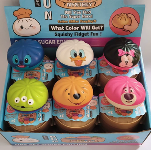 ของเล่นบีบลดความเครียดรูปทรงเกี๊ยว รุ่น World Cap 2026 ฟองน้ำบีบแล้วคืนตัวช้า ของเล่นบีบเพื่อผ่อนคลายอารมณ์ สำหรับผู้ใหญ่ บรรเทาความเครียด ของเล่นเสริมประสาทสัมผัส - Product Image 3