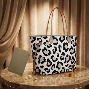 Borsa Personalizzabile di Grande Capacità in Pelle PU con Stampa Camo, Set di 2 Pezzi: Borsa e Portafoglio per Signora - Product Image 2
