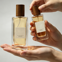 Flacon de parfum rectangulaire en verre transparent de luxe 30ml 50ml 100ml, flacon de parfum vide avec bouchon en bois naturel, logo personnalisé