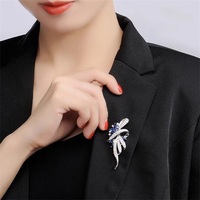 Broches de luxe en alliage pour femmes, élégantes, avec cristaux et strass, pour costumes, corsages, mariages, fêtes et cadeaux de vacances - Vente en gros