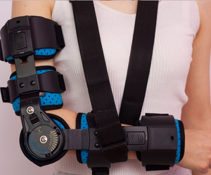 Soporte de Codo Ajustable y Protector de Codo Fijo con Aleación de Aluminio y Neopreno para Rehabilitación Quirúrgica, Tracción y Corrección - Product Image 2