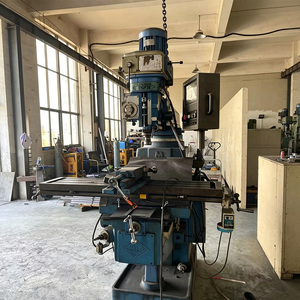 Fresadora Vertical Universal con Cabezal de Husillo Ajustable, Control de Avance Manual y Accesorios Completos para Trabajos en Metal - Product Image 6