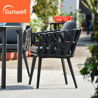 Meubles de restaurant d'extérieur de style moderne et luxueux, ensemble de salle à manger de jardin, table et chaises de patio en aluminium pour café et hôtel
