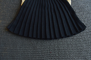 Nouvelle Collection : Ensemble 2 Pièces Chaud pour Enfants – Robe et Veste à Manches Longues Rouge et Noir - Product Image 6