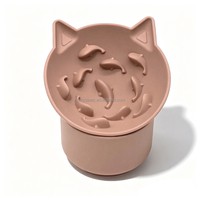 Gamelle pour chat en silicone surélevée à design incliné, bol anti-glouton pour chat et petit chien, forme de poisson, pour ralentir la consommation