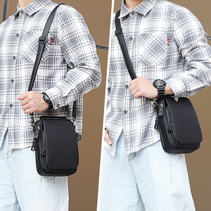 Bolsa Mensageiro Masculina de Couro Genuíno de Luxo com Design Personalizável para Uso Transversal e de Ombro - Product Image 2