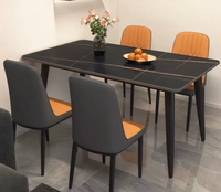 Ensemble de table à manger moderne en marbre blanc rectangulaire avec chaises rembourrées bicolores pour cuisine, salle à manger, maison, restaurant, hôtel