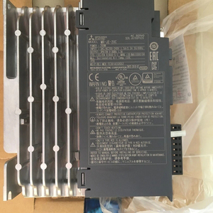 ไดรเวอร์ AC รุ่น MR-JE-20C กำลังไฟ 200W แรงดันไฟฟ้า 220V มาตรฐาน IP20 รับประกัน 3 เดือน ~ 1 ปี สำหรับมอเตอร์ - Product Image 1