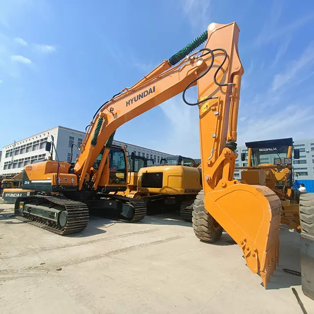 Fast Shipping Lowest Price Used Korea Hyundai 225C-9S Excellent Working Construction Machine Used Excavators Diggers in China