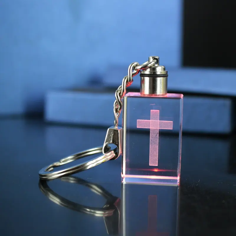 도매 가격 사용자 정의 종교 로고 크로스 3d 레이저 조각 led 키 링 크리스탈 유리 키 체인 종교 선물