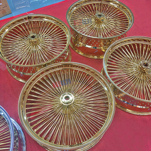 Adaptador de Ruedas de Alambre Doradas de 22/24/26 Pulgadas 4x4.5/4.75/5, Totalmente Dorado, 2 Barras, Tipo Knock-Off - Product Image 5