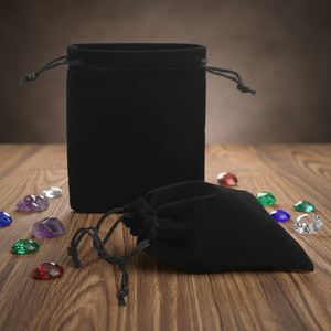 Bolsa de Terciopelo Negra Personalizada al por Mayor con Cordón y Logotipo Impreso, 7x9cm, Contenedor Portátil para Joyas - Product Image 6