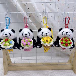 Adorable y Realista Muñeco de Peluche de Panda Gigante Tejido con Flor, Llavero, Colgante para Mochila, Adorno Colgante para Bolso, Venta al por Mayor - Product Image 4