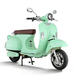 Scooter électrique de style Vespa rétro pour adultes, batterie au lithium 2000W, double frein ABS, cyclomoteur vintage intelligent pour le marché européen - Product Image 3
