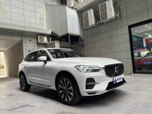 Volvos XC60 2024 B5 2.0T 48V Mild Hybrid AWD Inscription Luxury Edition Usados, Distancia entre Ejes de 2865 mm - Product Image 1