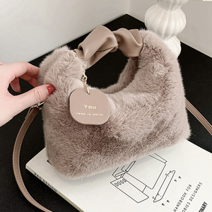 <span class=keywords><strong>Borsa</strong></span> a <span class=keywords><strong>Tracolla</strong></span> Invernale <span class=keywords><strong>Rossa</strong></span> da Donna 2025 con Design Fatato, Chiusura a Cerniera, a Forma di Cintura - Product Image 2