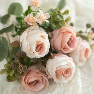 Combo <span class=keywords><strong>de</strong></span> fleurs artificielles faites à la main pour le bricolage <span class=keywords><strong>de</strong></span> bouquets <span class=keywords><strong>de</strong></span> <span class=keywords><strong>mariée</strong></span> <span class=keywords><strong>de</strong></span> mariage Mélange <span class=keywords><strong>de</strong></span> roses en soie <span class=keywords><strong>rose</strong></span> <span class=keywords><strong>et</strong></span> <span class=keywords><strong>de</strong></span> pivoines avec tiges - Product Image 2