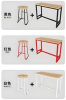 Ensemble de table et chaises de restaurant commercial moderne, plateau en bois, pieds en métal noir, tabourets, mobilier simple pour restauration rapide