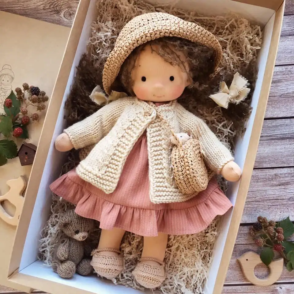 हस्तनिर्मित वाल्डोर्फ शैली नरम सुनहरे लंबे बाल वाली लड़की बेबी गुड़िया 12 इंच हैंडवर्क उपहार वाल्डोर्फ गुड़िया के साथ