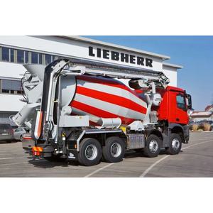 Camion malaxeur à béton Liebherr 8x4 à rayures rouges et blanches, véhicule de construction robuste - Product Image 1
