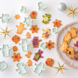 Juego <span class=keywords><strong>completo</strong></span> <span class=keywords><strong>de</strong></span> cortadores <span class=keywords><strong>de</strong></span> galletas <span class=keywords><strong>de</strong></span> dibujos animados con extrusor <span class=keywords><strong>de</strong></span> masa para hacer galletas <span class=keywords><strong>de</strong></span> forma fácil y sin ensuciar. - Product Image 6